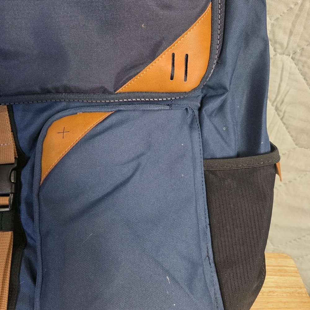 Swiss Tech Blue and Brown Backpack - Picture 2 of 7